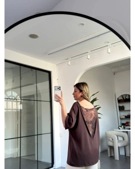 KAHVE SIRTI V DANTELLİ T-SHİRT