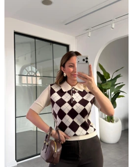 KREM KAHVE BAKLAVA DESEN KISA KOL TRİKO