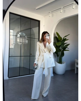 KREM İKİ DÜĞMELİ KUŞAKLI CEKET TAKIM