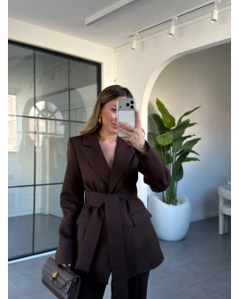 KAHVE İKİ DÜĞMELİ KUŞAKLI CEKET TAKIM