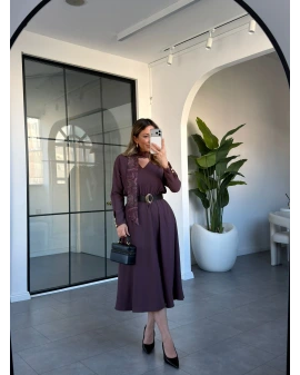 KAHVE FULAR DETAYLI ELBİSE 03029