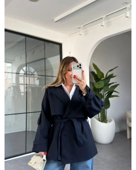 LACİVERT DÜĞMELİ MANŞET DETAY KUŞAKLI KISA TRENÇKOT