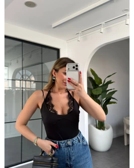 SİYAH DANTEL DETAYLI BODYSUİT