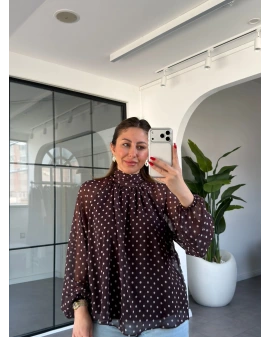 MOR PUANTİYELİ ŞAL DETAYLI ŞİFON BLUZ