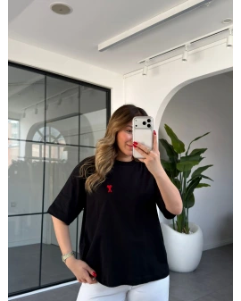 SİYAH KALP NAKIŞLI T-SHİRT 261045