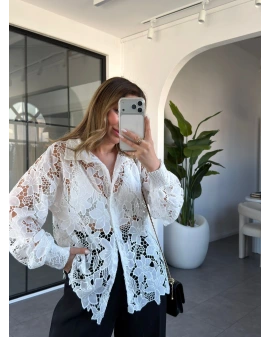 BEYAZ GÜPÜRLÜ GÖMLEK