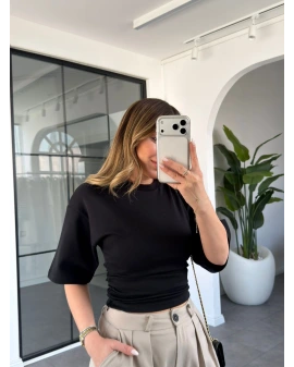 SİYAH BELDEN FERMUAR DETAYLI T-SHIRT 1003