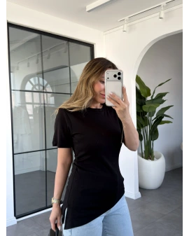 SİYAH YANI BÜZGÜLÜ T-SHIRT 22982