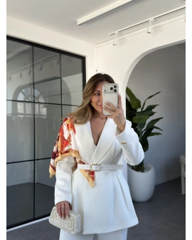 BEYAZ ŞAL DETAYLI KEMERLİ CEKET 6337