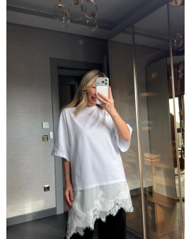 BEYAZ DANTEL DETAY TİŞÖRT