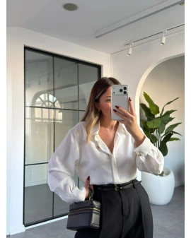 BEYAZ GOLD DÜĞME DETAY SATEN GÖMLEK