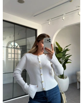 BEYAZ GOLD DÜĞME DETAYLI TRİKO HIRKA