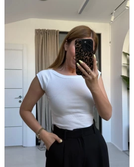 BEYAZ ÖRME BLUZ