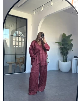 BORDO GEOMETRİK DESEN SATEN PANTOLON TAKIM