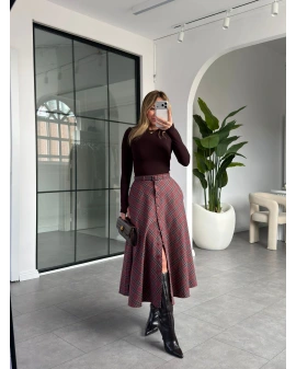 BORDO KEMERLİ ÖNÜ DÜĞMELİ EKOSE ETEK