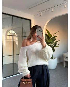 EKRU KOLLARI KATLAMALI SALAŞ TRİKO KAZAK