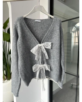 GRİ FİYONK BROŞ DETAYLI HIRKA