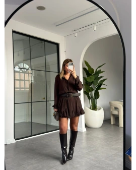 KAHVE KEMERLİ PİLİSELİ ŞİFON ELBİSE