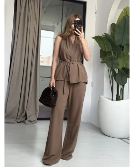 KAHVE ÖNÜ BAĞLAMALI KUŞAKLI YELEKLİ TAKIM