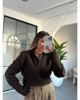 KAHVE POLO YAKA YUMUŞACIK DOKULU KAZAK