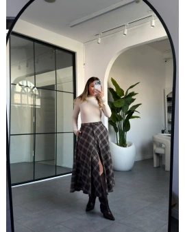 KAHVERENGİ KEMERLİ ÖNÜ DÜĞMELİ EKOSE ETEK