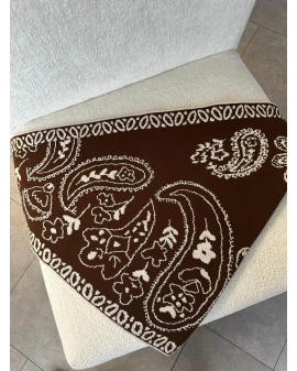 KAHVERENGİ YUMUŞAK DOKULU ÜÇGEN ŞAL