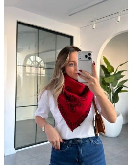 KIRMIZI SİYAH YUMUŞAK DOKULU ÜÇGEN ŞAL