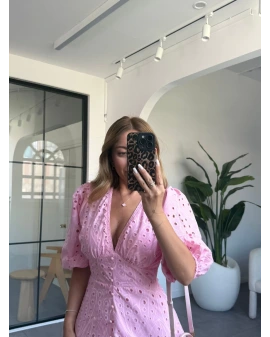PEMBE V YAKA BALON KOL FİSTO ELBİSE