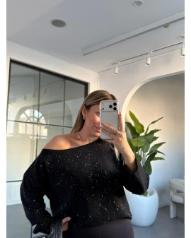 SİYAH PUL DETAY KAYIK YAKA KAZAK