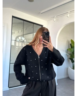 SİYAH TAŞ DETAYLI FERMUARLI HIRKA