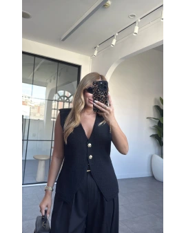 SİYAH V YAKA 2 GOLD DÜĞMELİ TRİKO YELEK