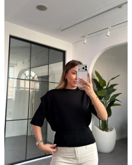 SİYAH VATKALI KISA KOLLU TRİKO