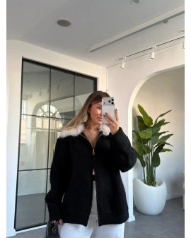 SİYAH YAKASI KÜRK DETAYLI HIRKA