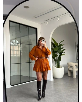 TARÇIN KEMERLİ PİLİSELİ ŞİFON ELBİSE