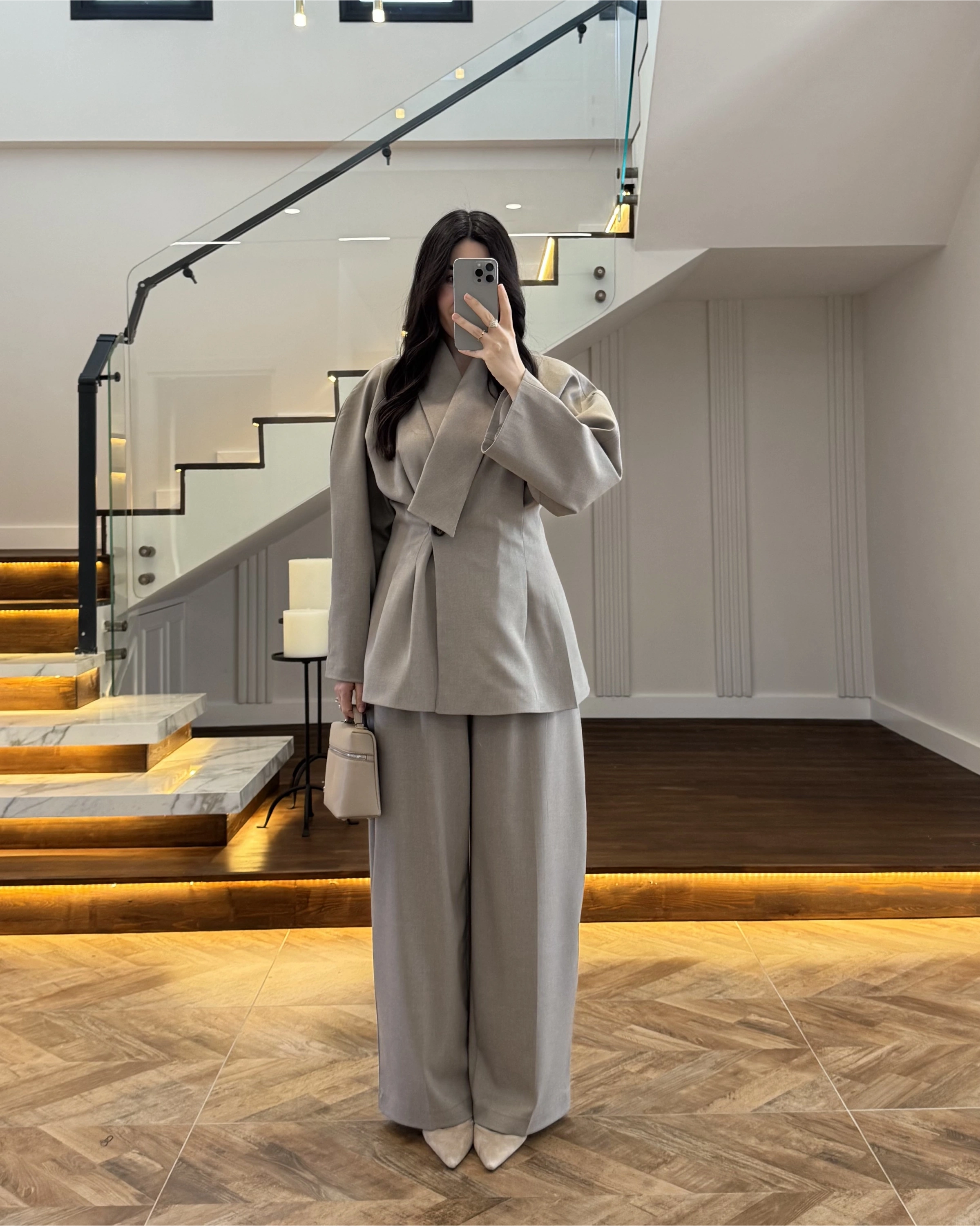 ÇAĞLA YAKA DETAYLI TAKIM- 26-9010