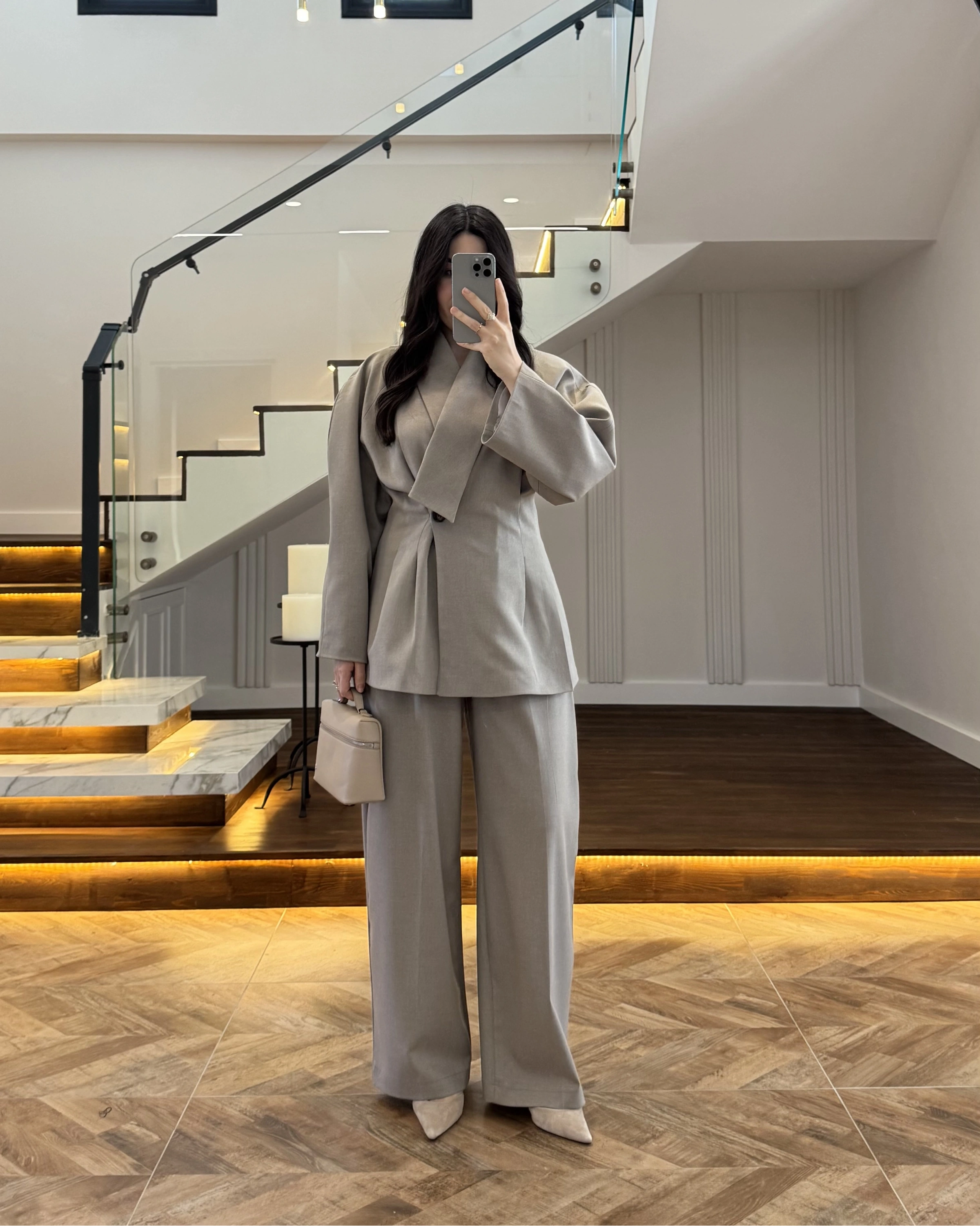 ÇAĞLA YAKA DETAYLI TAKIM- 26-9010