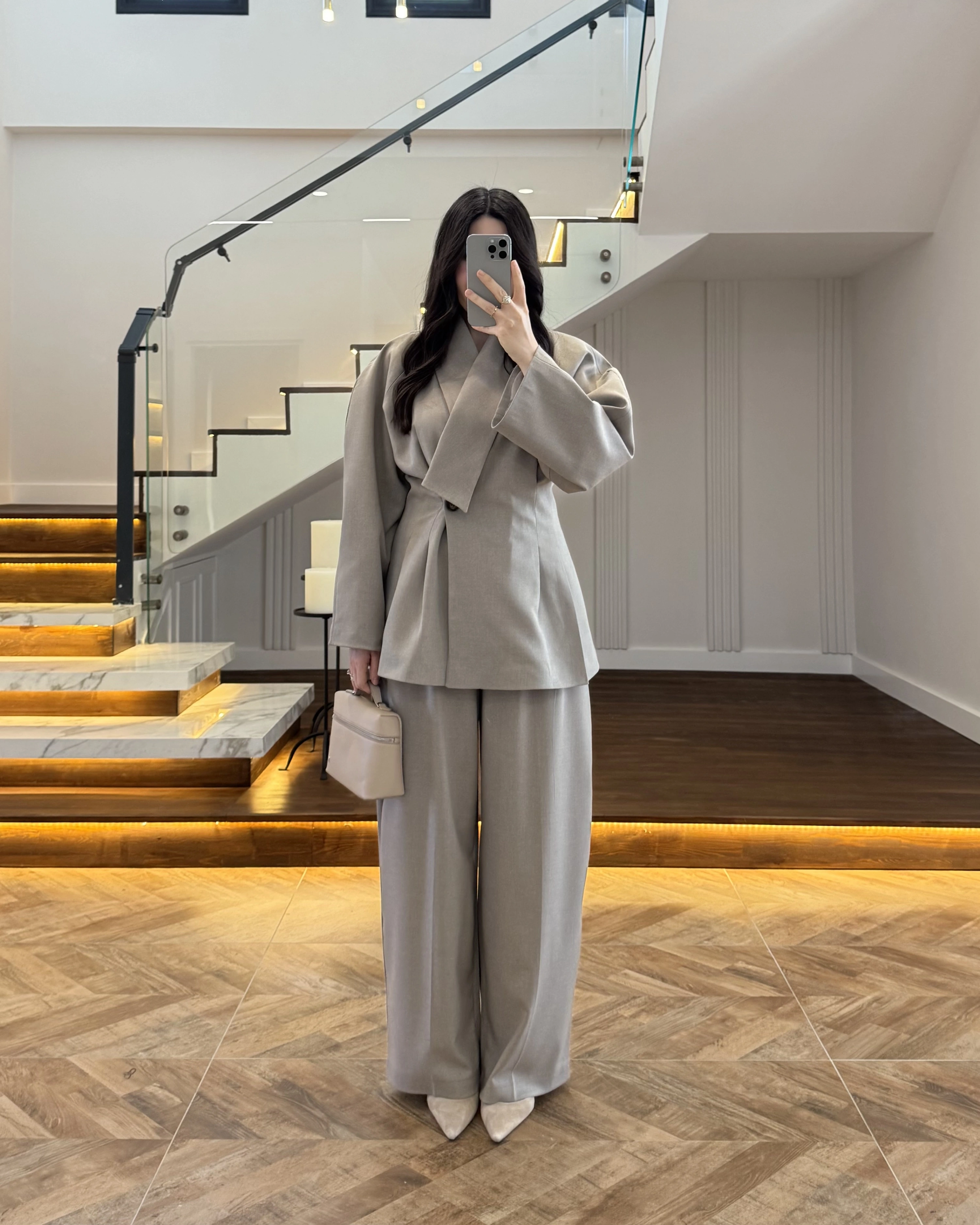 ÇAĞLA YAKA DETAYLI TAKIM- 26-9010