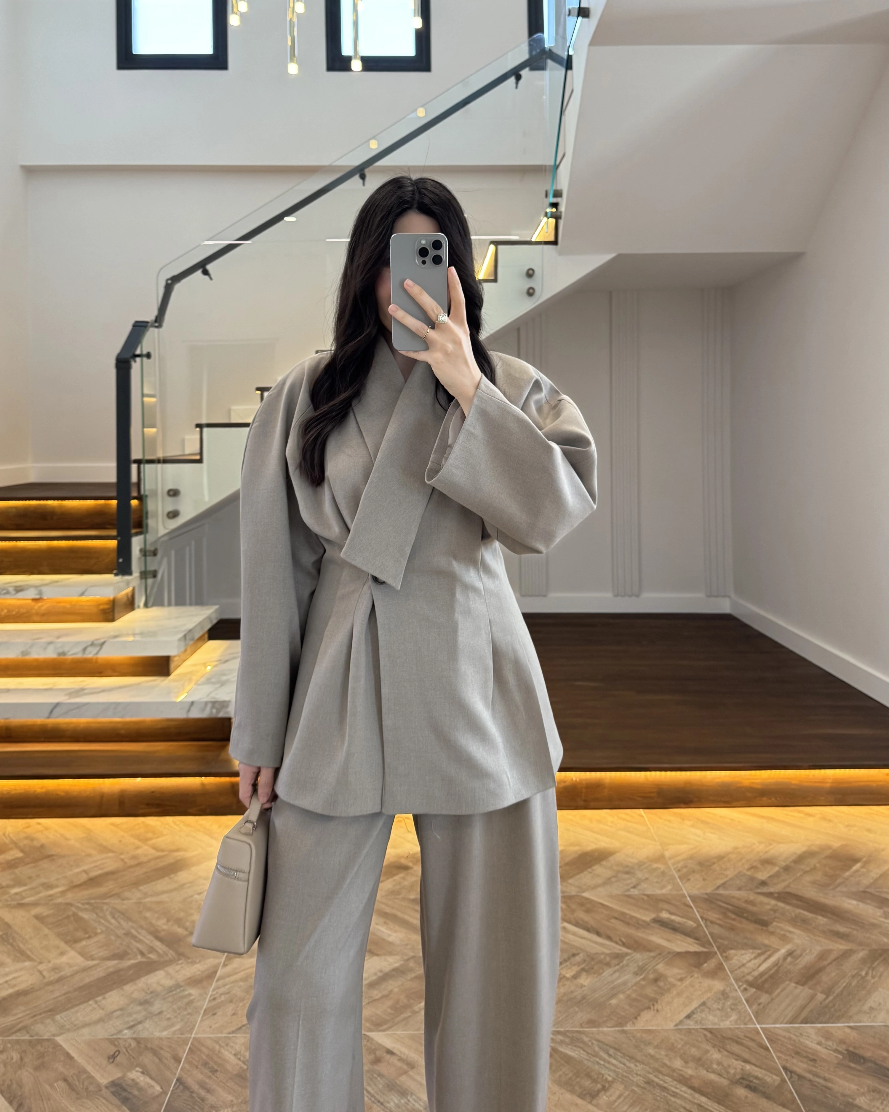 ÇAĞLA YAKA DETAYLI TAKIM- 26-9010