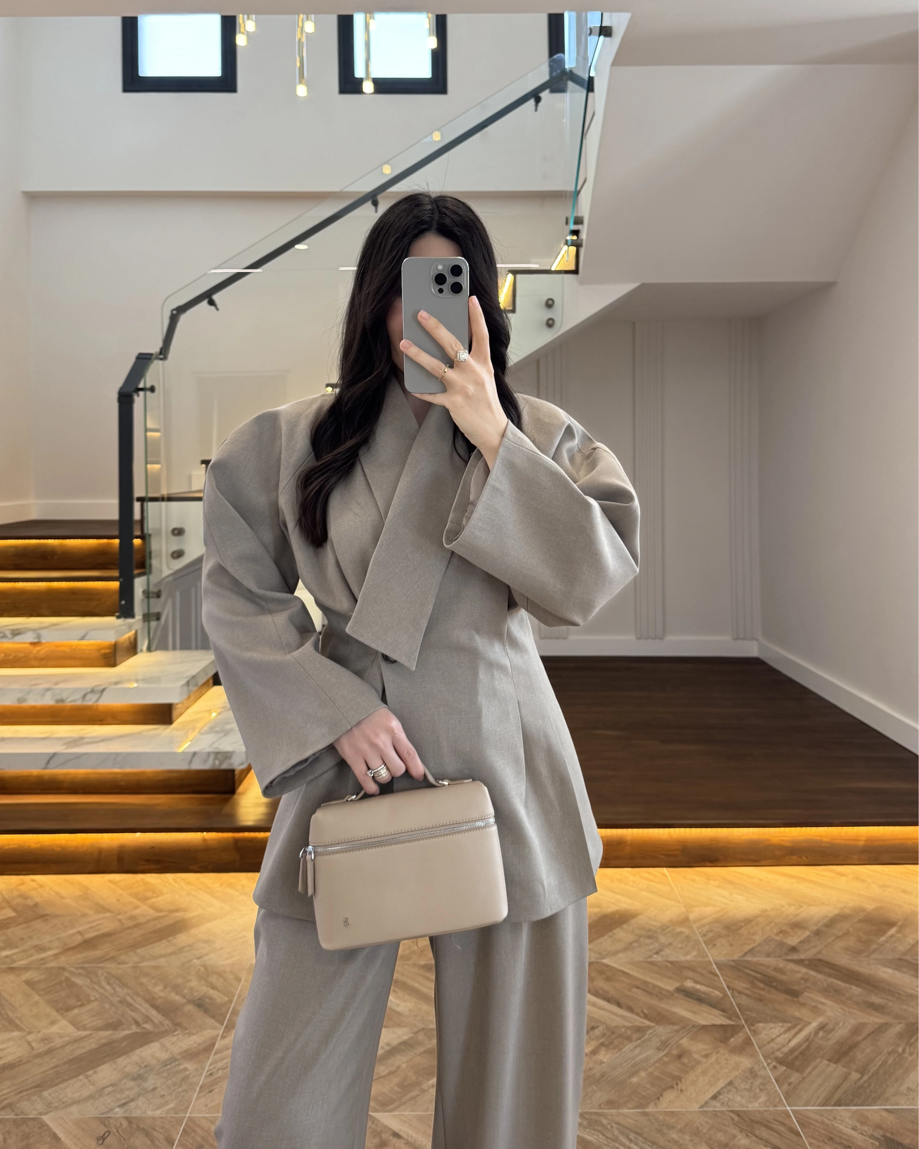 ÇAĞLA YAKA DETAYLI TAKIM- 26-9010