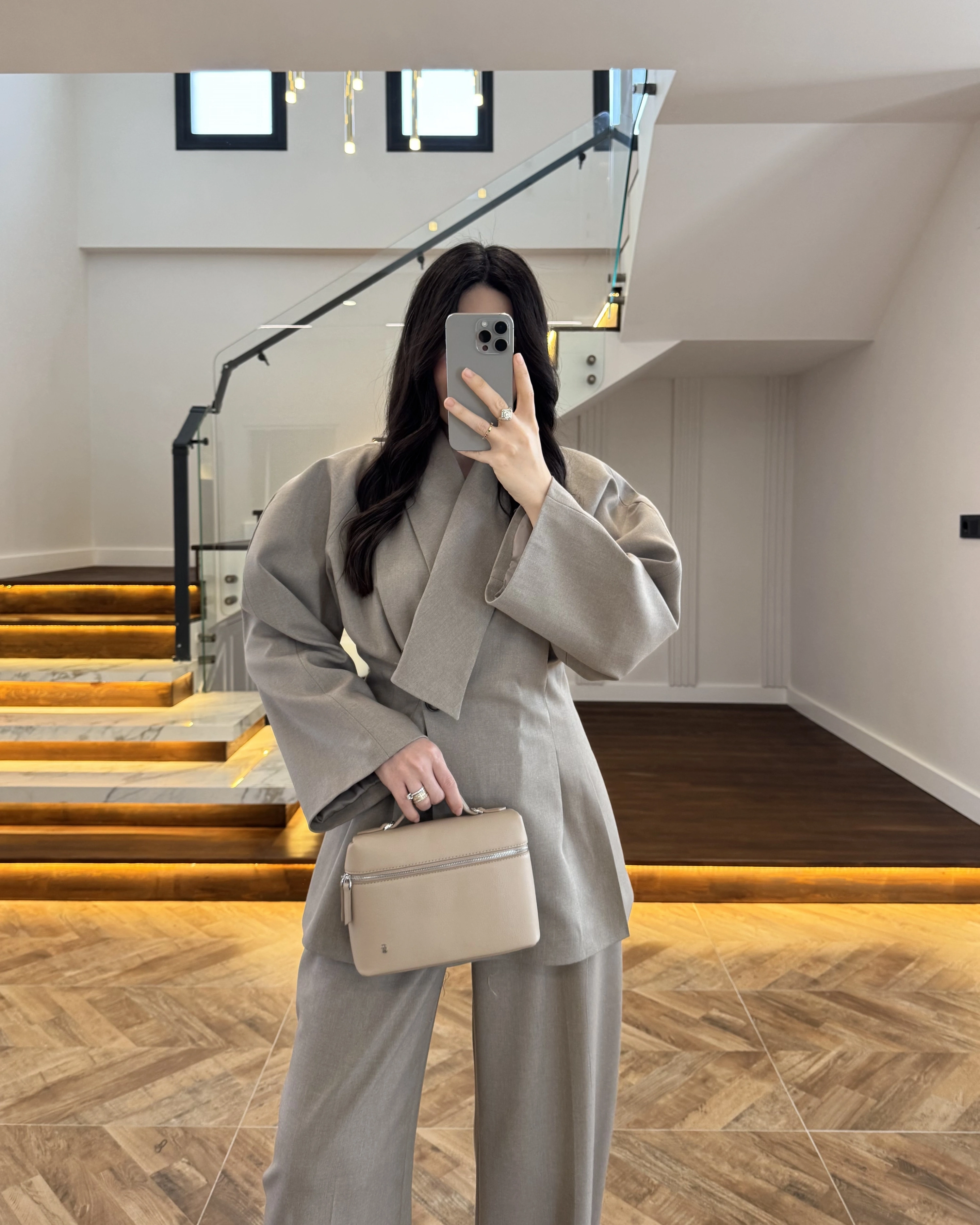 ÇAĞLA YAKA DETAYLI TAKIM- 26-9010