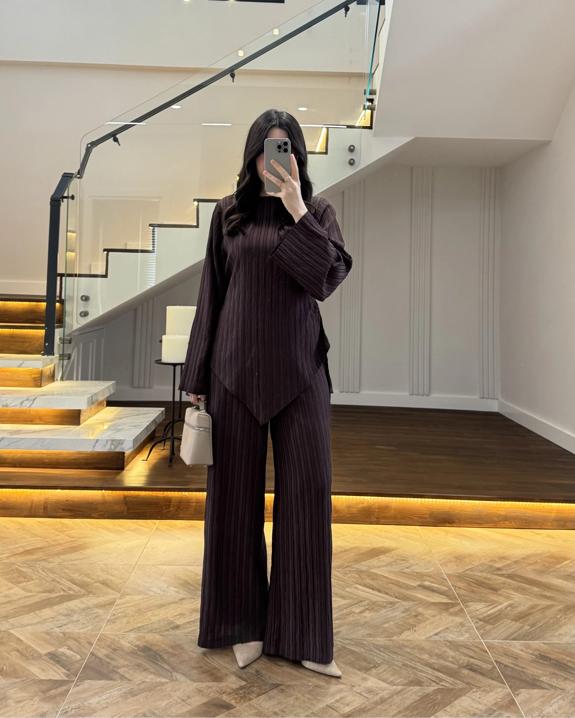 KAHVE ASİMETRİK ÇİZGİLİ TAKIM-256046