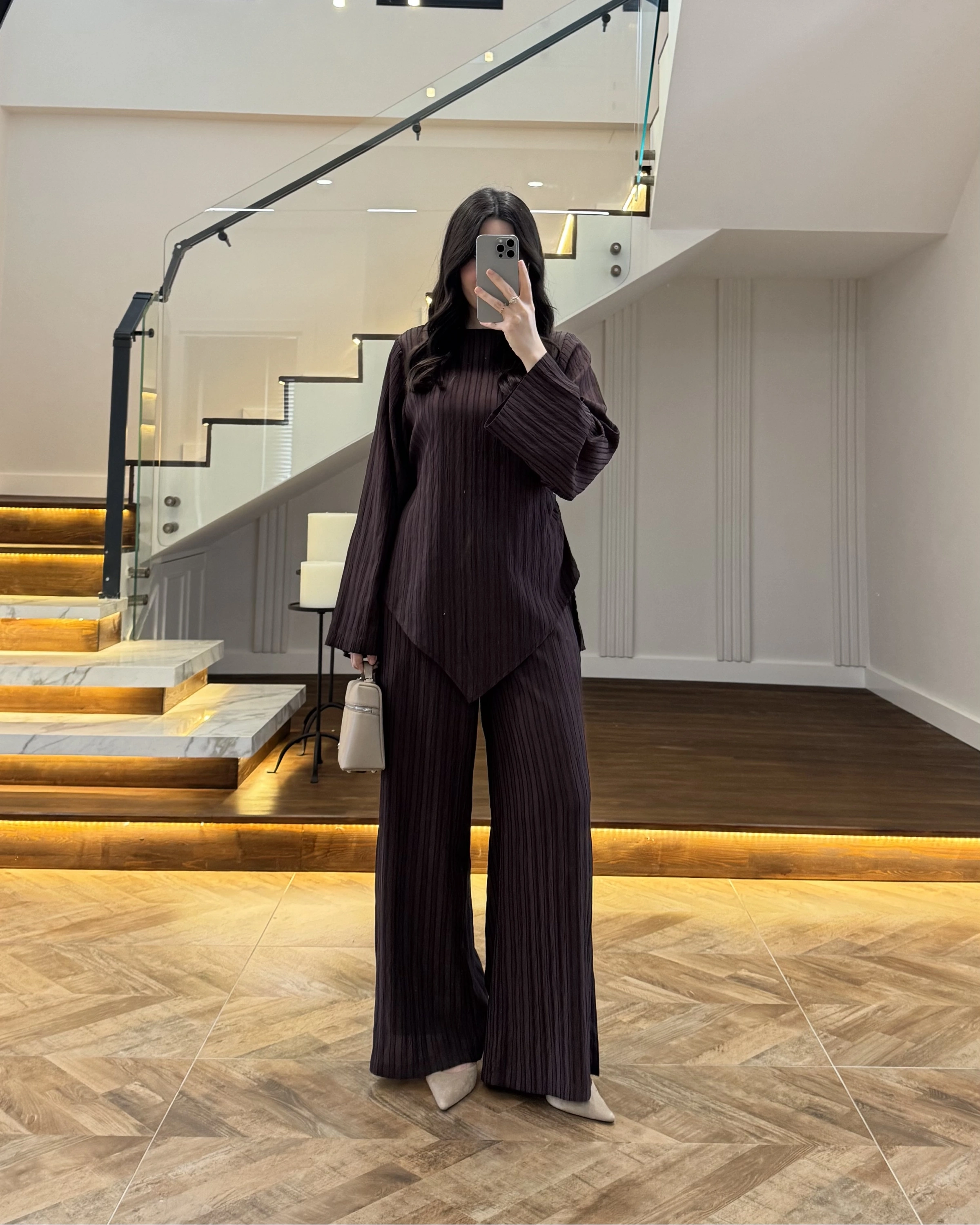 KAHVE ASİMETRİK ÇİZGİLİ TAKIM-256046