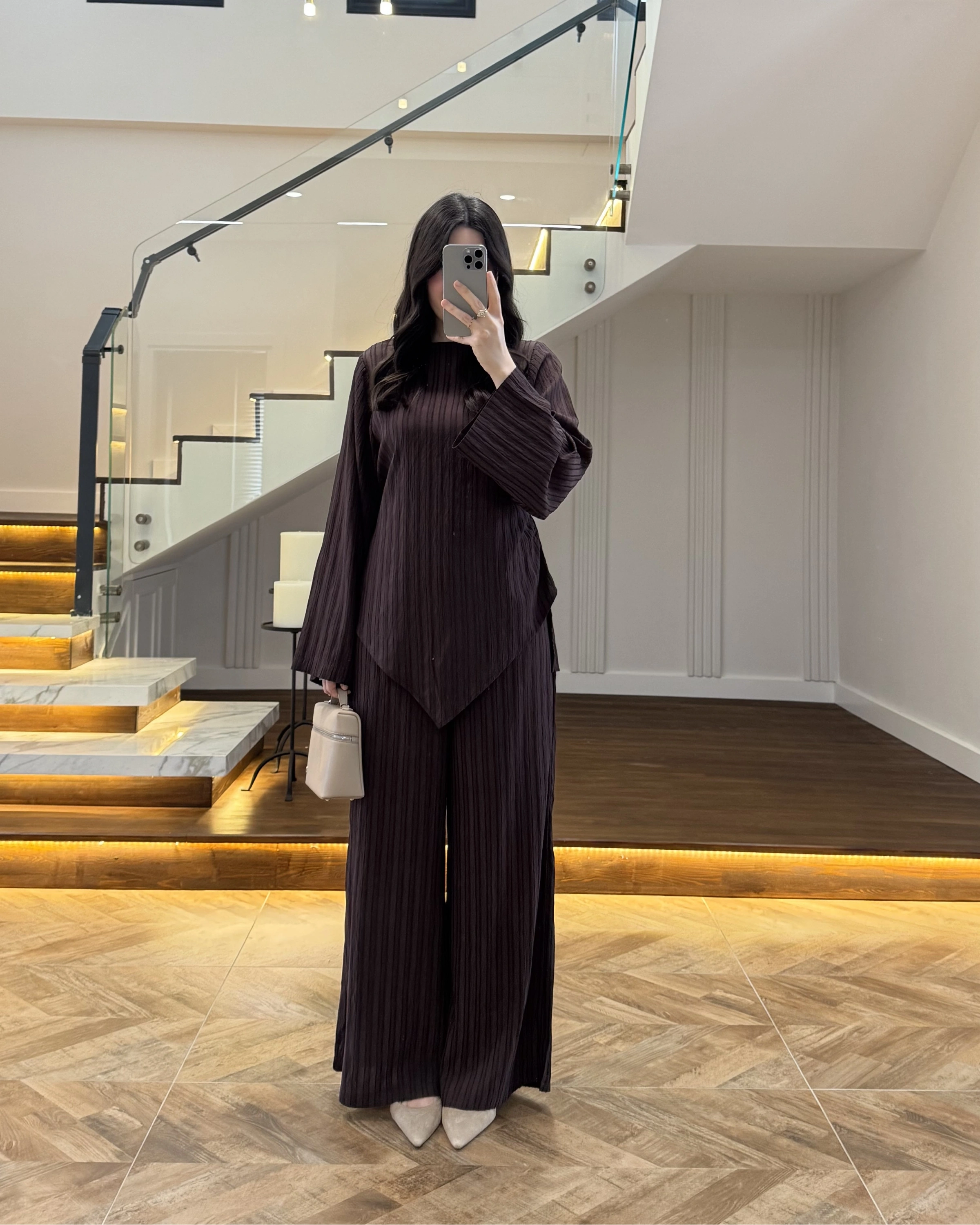 KAHVE ASİMETRİK ÇİZGİLİ TAKIM-256046