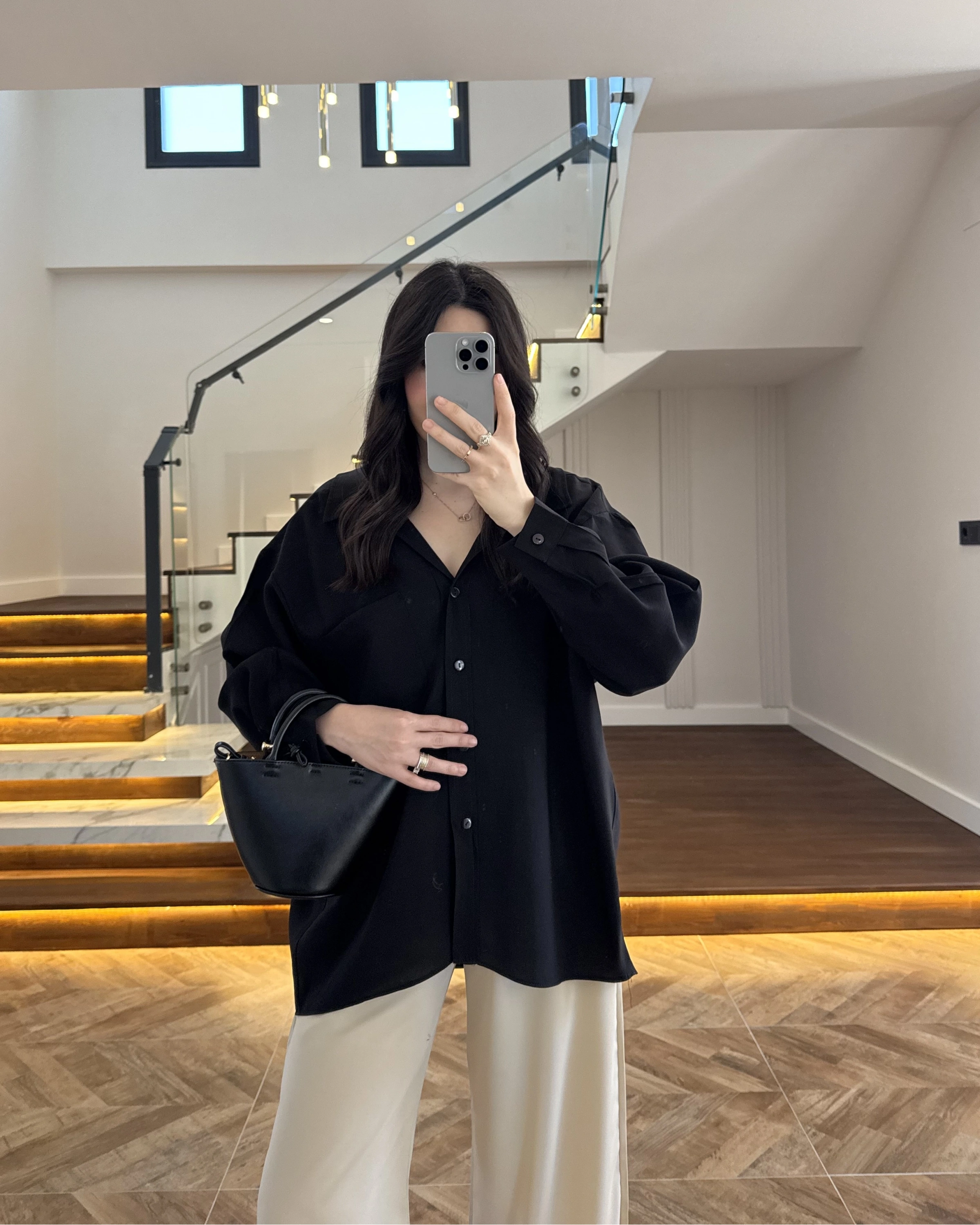 SİYAH DÜŞÜK OMUZLU MODAL GÖMLEK -5050