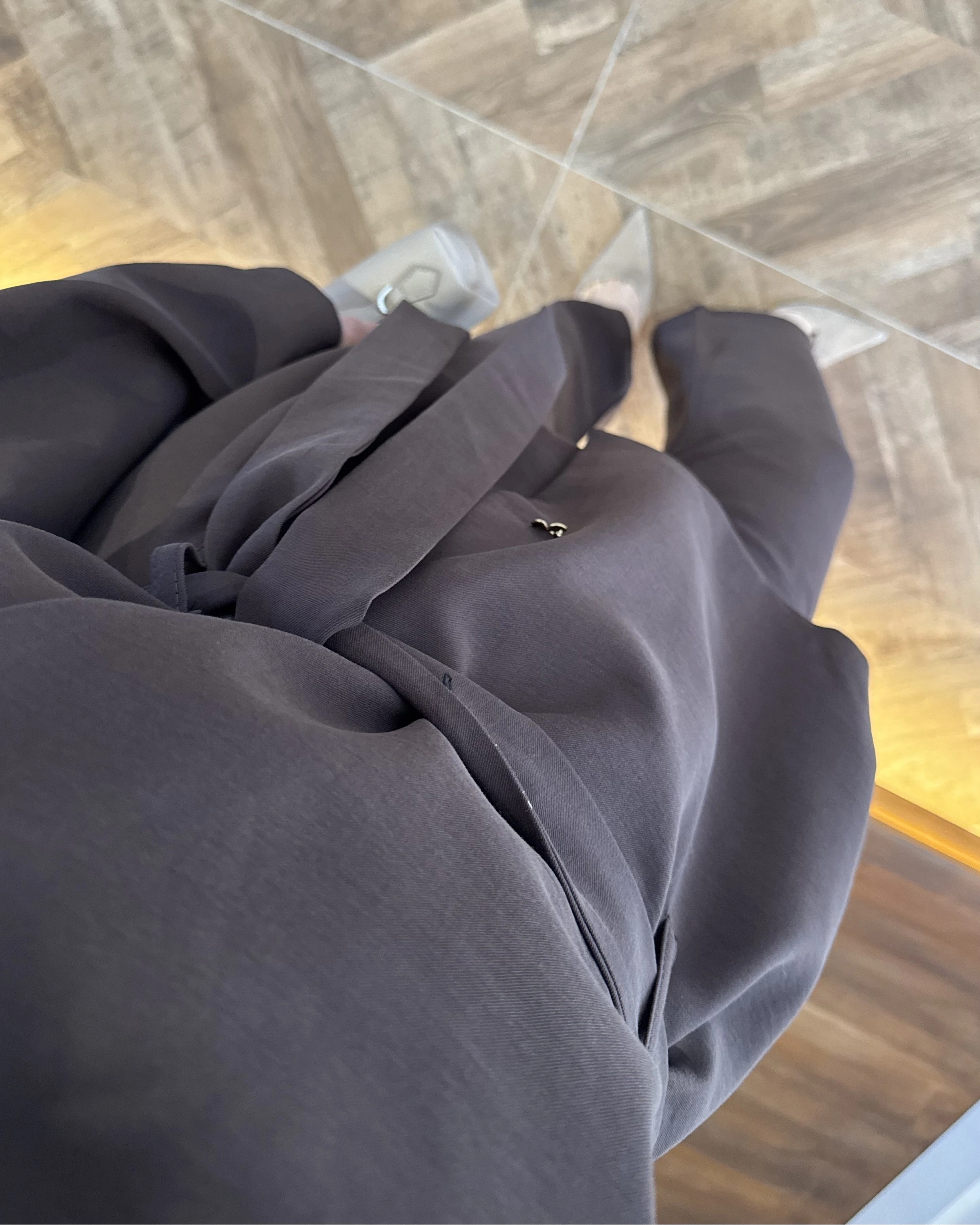 KAHVE ASİMETRİK GOLD DÜĞMELİ TAKIM-9023