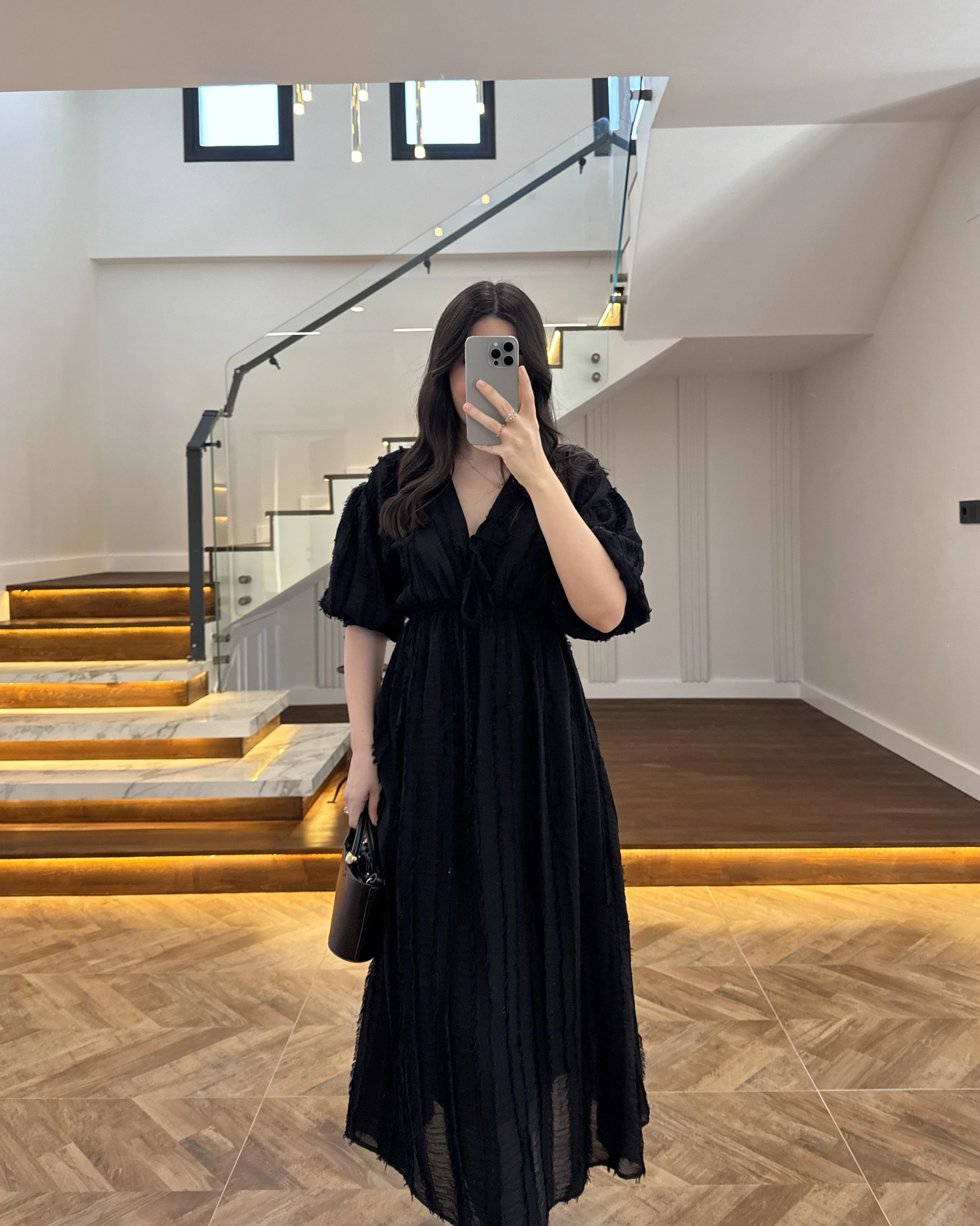 SİYAH PÜSKÜLLÜ ELBİSE - 3075