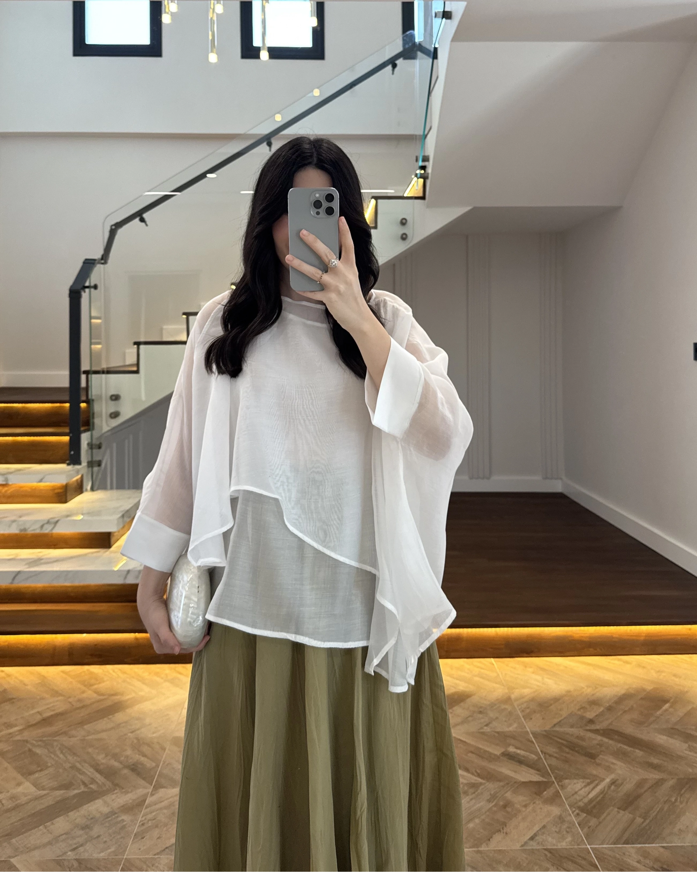 BEYAZ UÇUŞAN PELERİN BLUZ -5026