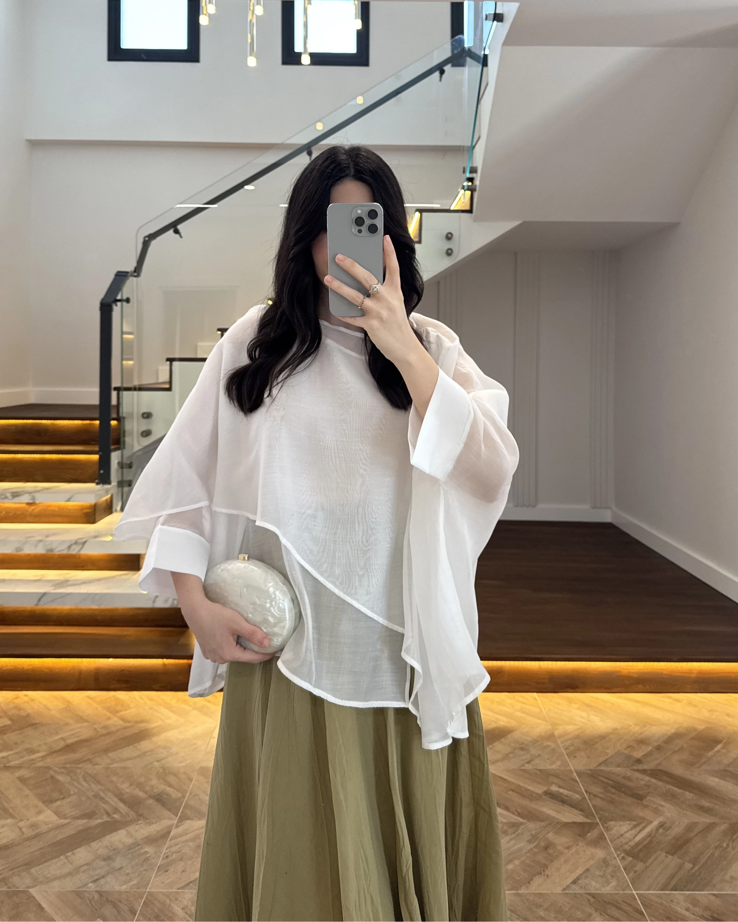 BEYAZ UÇUŞAN PELERİN BLUZ -5026