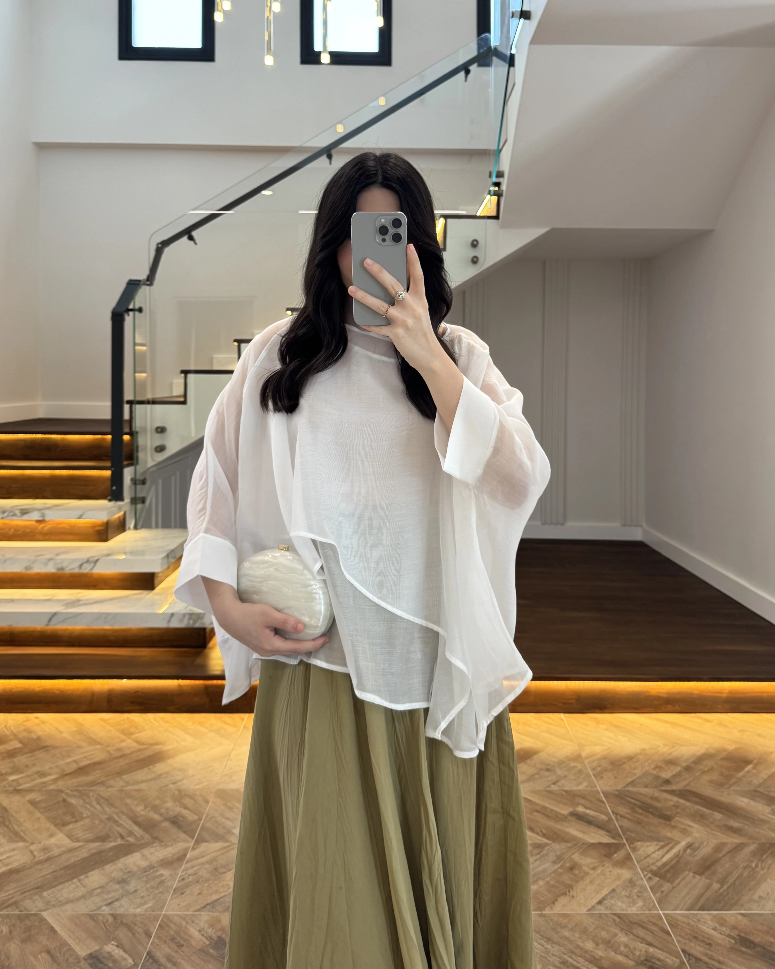 BEYAZ UÇUŞAN PELERİN BLUZ -5026