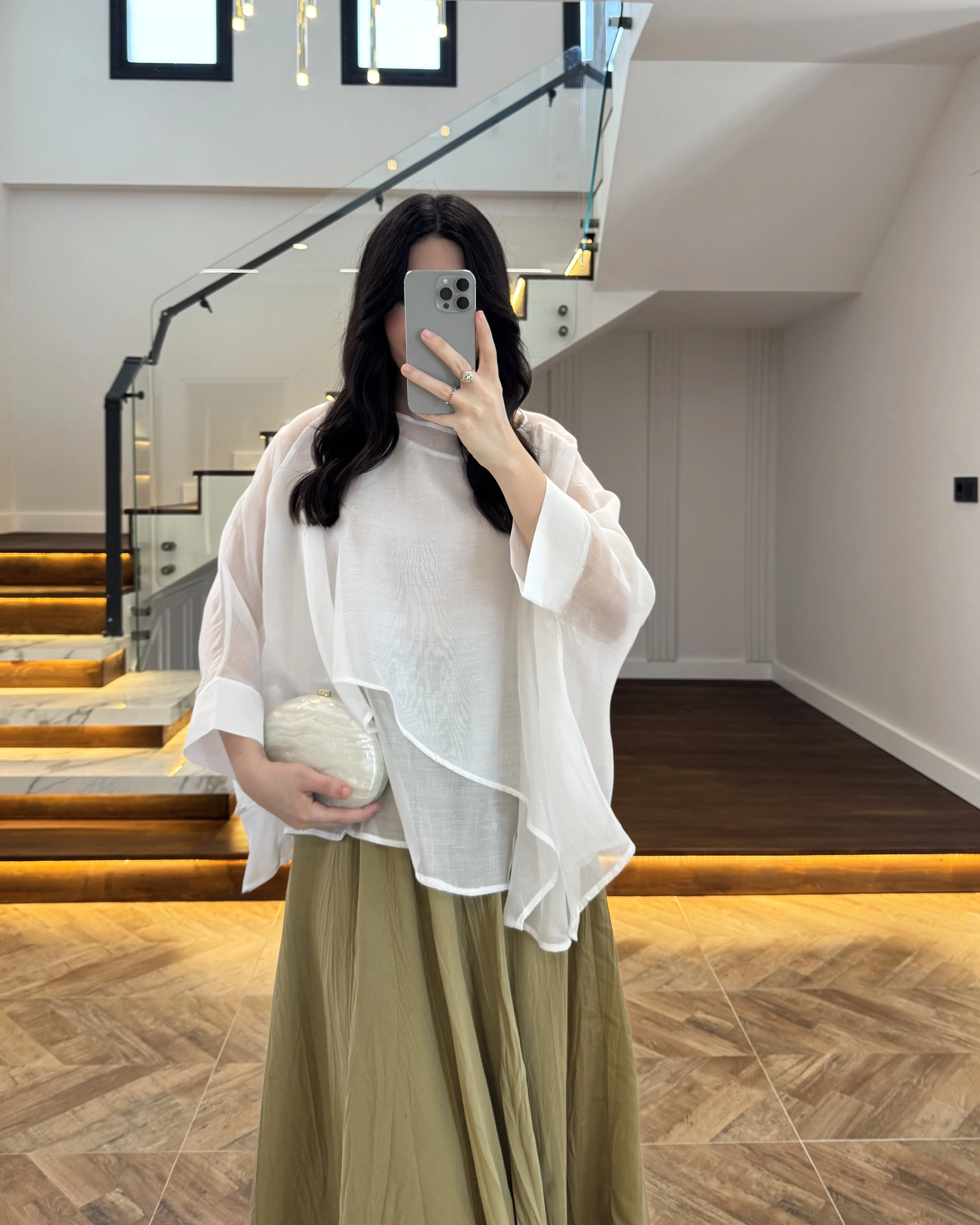 BEYAZ UÇUŞAN PELERİN BLUZ -5026